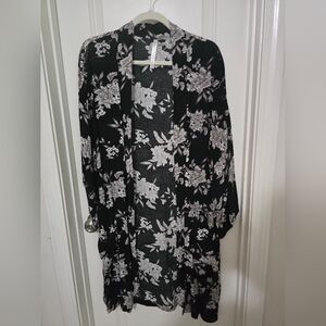 Spiritual Gangster Black and White Floral Kimono